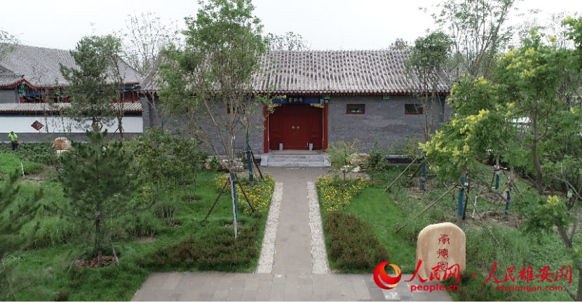 圖為承德展園。承德展園以避暑山莊“康熙三十六景”中第四景“延薰山館”為原型,打造了具有承德特色的古建別苑。人民雄安網 李兆民攝