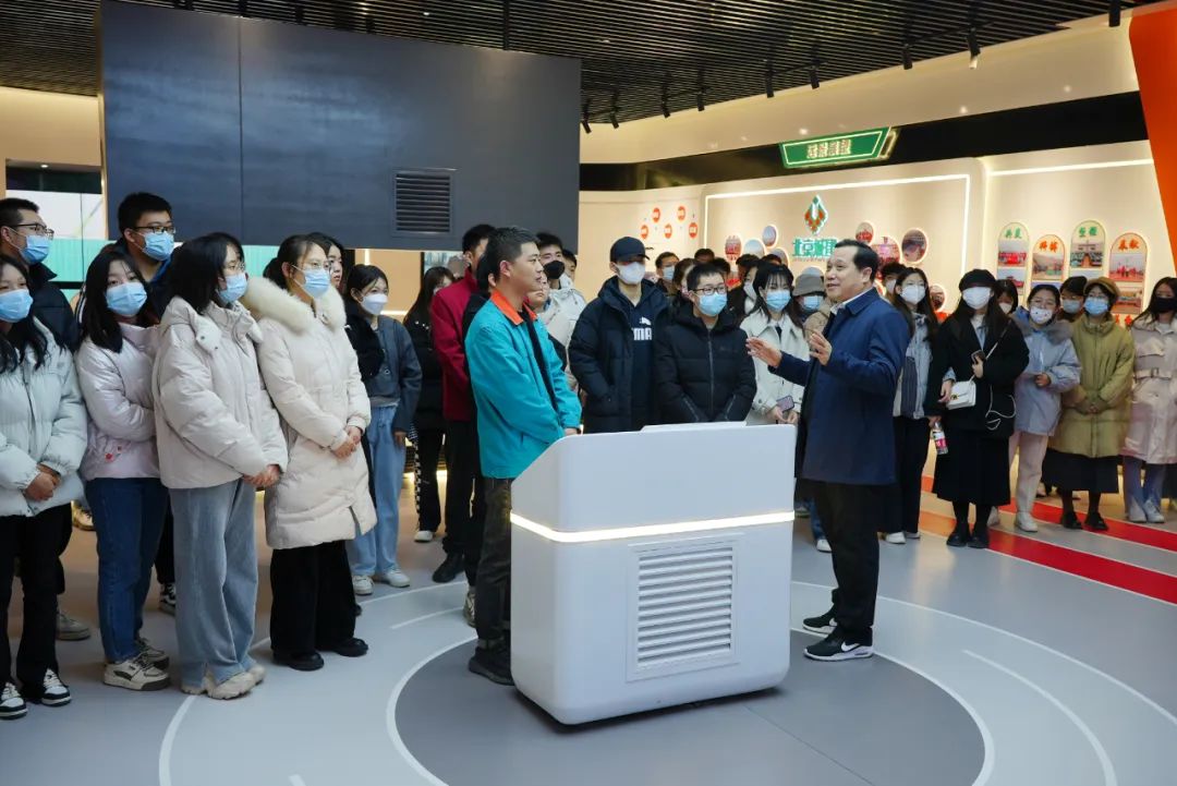 圖為容西片區大學生寒假社會實踐參觀活動現場。河北新聞網記者王青峰 攝